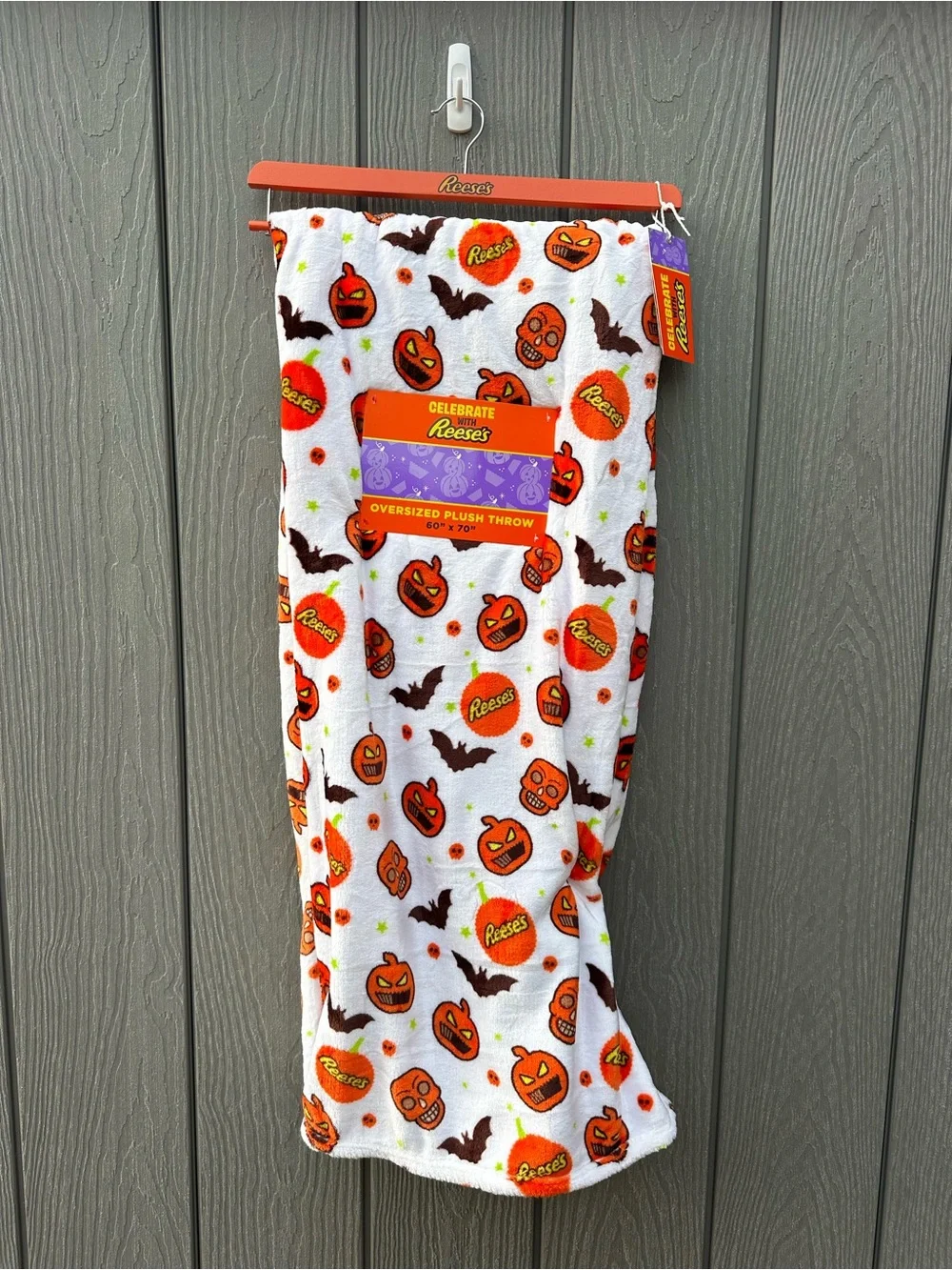 Reese’s Pumpkins Bats Halloween Plush Throw Blanket NWT